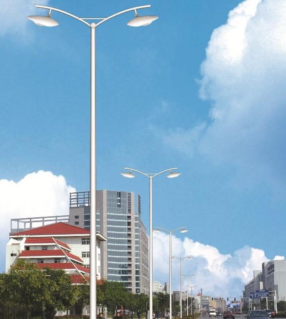 <b>甘肃大唐华业太阳能厂家分享：城乡亮化太阳能路灯的作用</b>